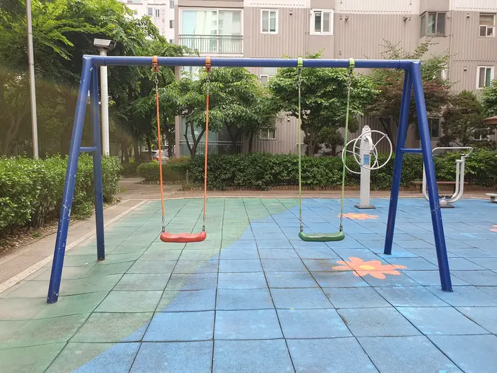 그네와 운동기구