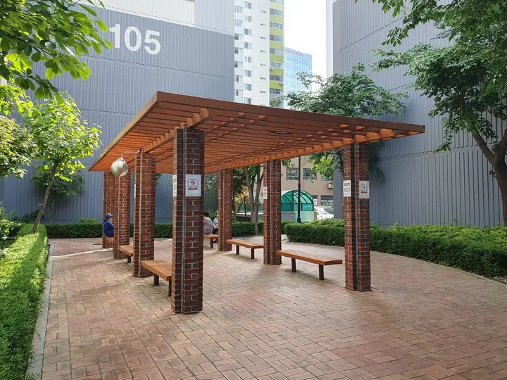 벽돌 기둥 퍼걸러 쉼터