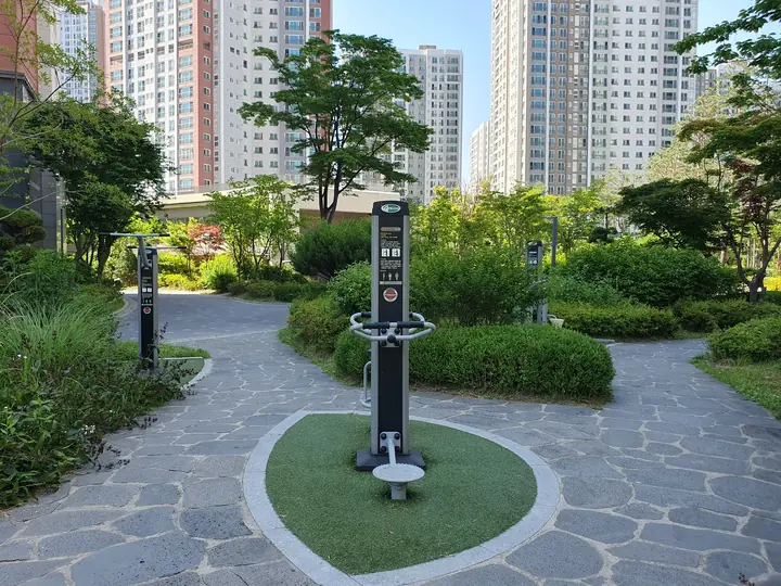 운동기구 쉼터