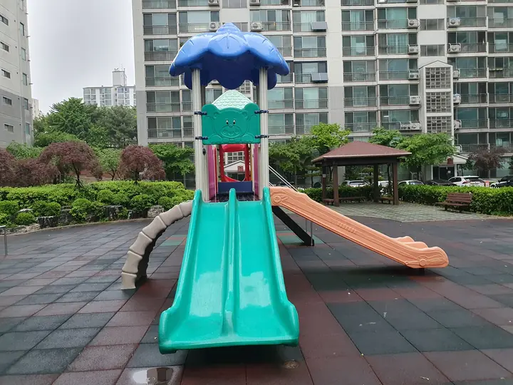 미끄럼틀 놀이대