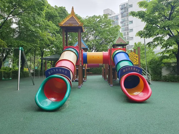 터널 미끄럼틀 놀이대